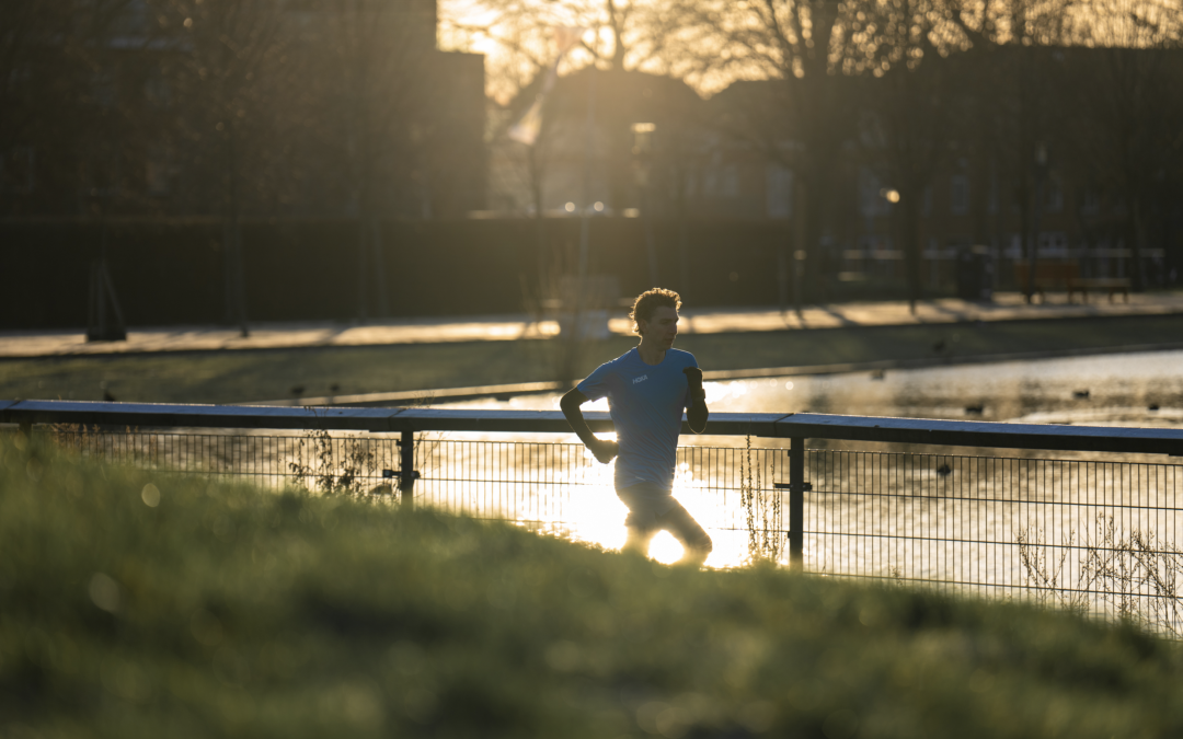 Sporten boven de 40: Wat je moet weten over voeding en suppletie